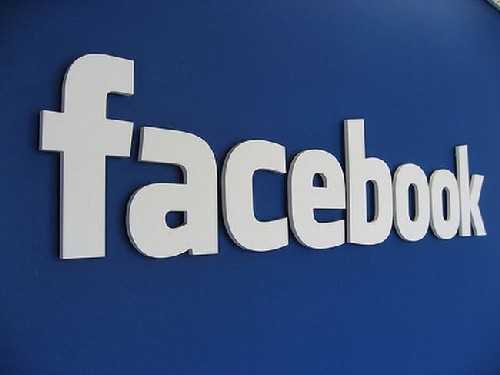 Facebook навлиза в мобилната реклама 