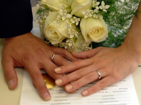 Пращат младоженците на курс на морал преди църковен брак