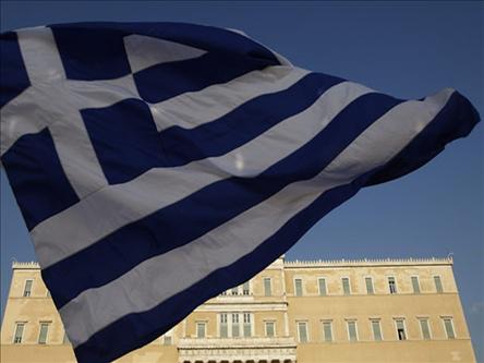 Десницата победи в Гърция, зове социалистите за коалиция