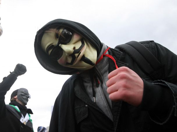 Anonymous заплашват  bTV заради манипулациите с екопротеста (ВИДЕО)