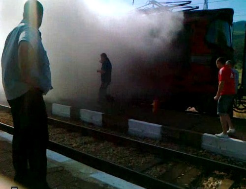 Пътнически влак се запали на гара Дъбово