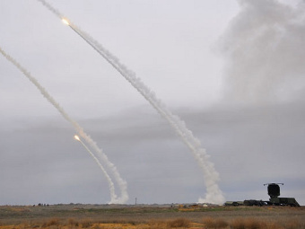 „Ведомости”: Русия прекратява доставката на ракети С-300 за Сирия