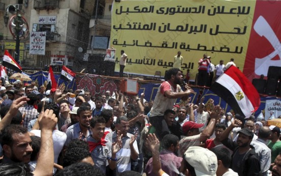 Изнасилват брутално втора английска репортерка насред площад “Тахрир”