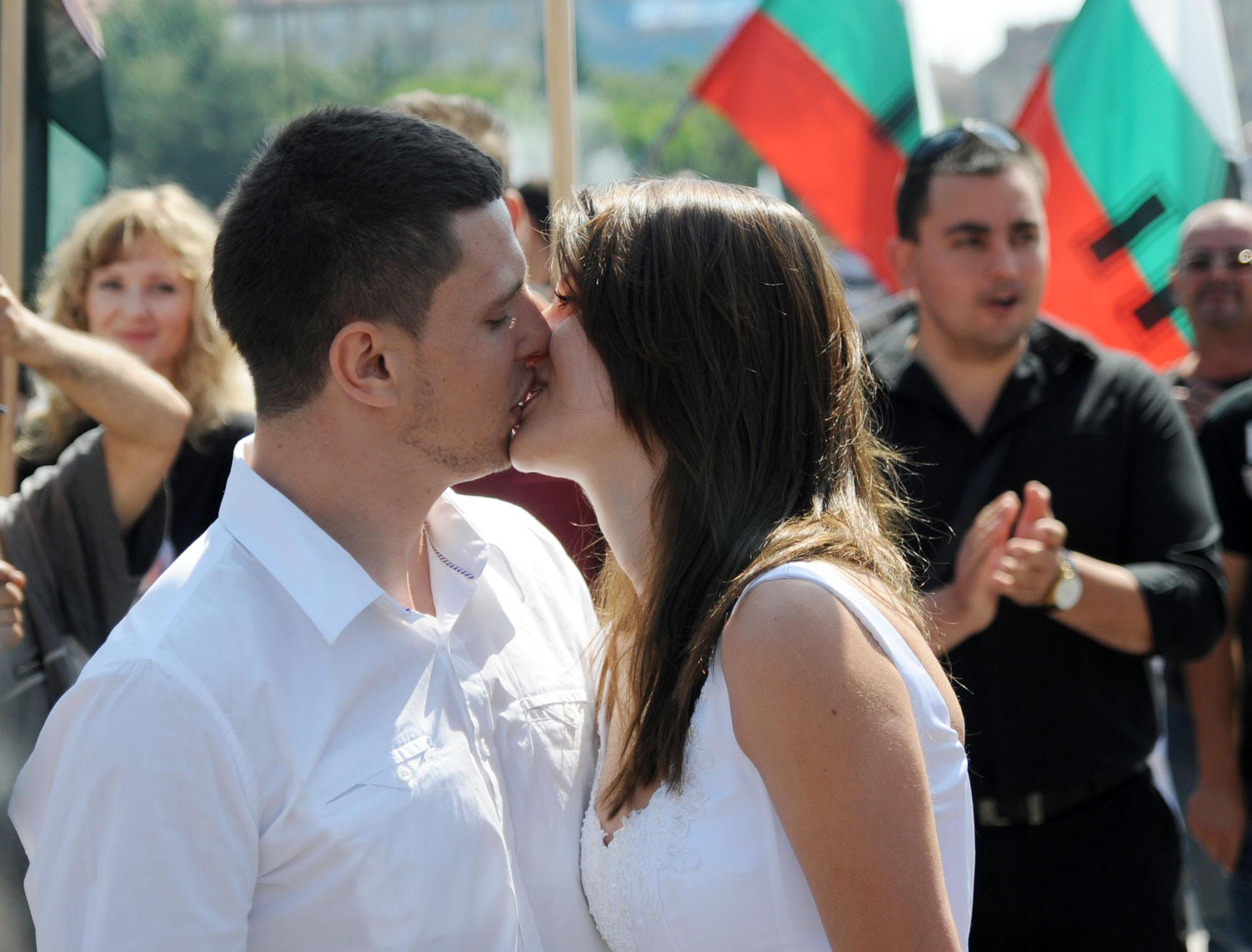 Сватба увенча шествието срещу “София прайд”