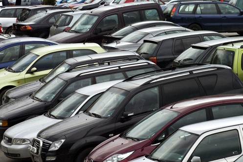 “Наказани” коли за 1,5 млн. ръждясват на паркинг “Дружба”