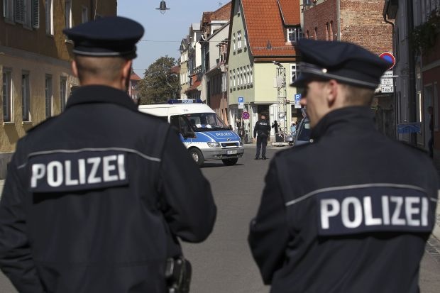 Въоръжен мъж взе заложници в германския град Карлсруе, има убит