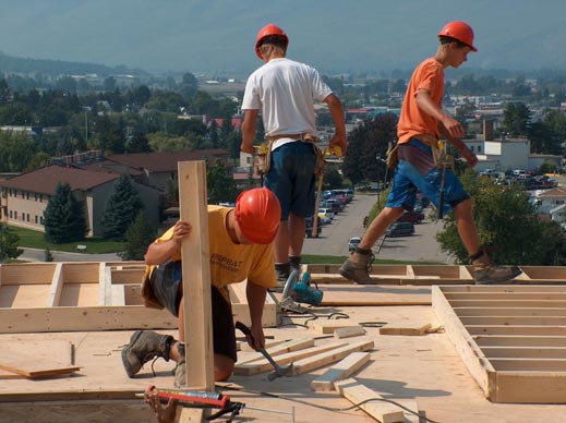 Кризата загроби половината строителни фирми у нас