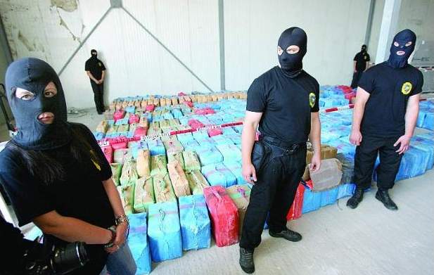Агенция Митници с извънредна новина за 55-е кг. дрога в дипломатическия автомобил 