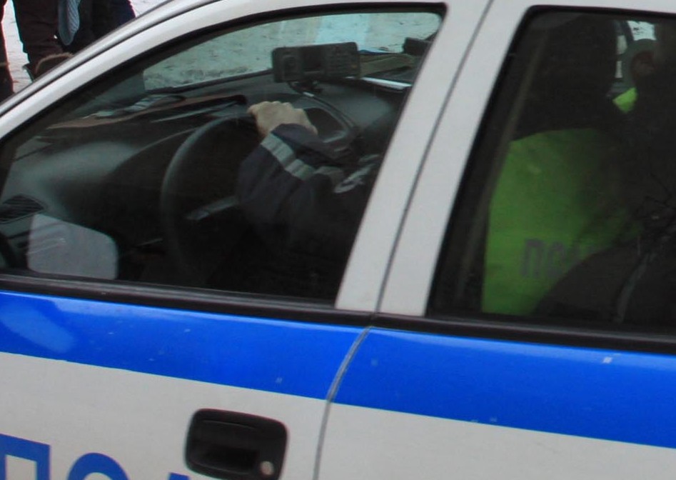 Огнеборци, спасители и полицаи се струпаха в Пернишко