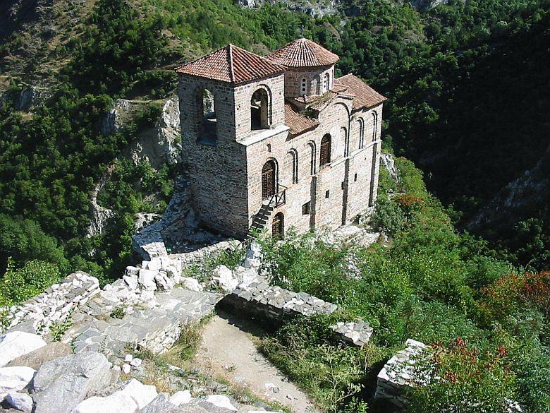 Ремонтират Асеновата крепост