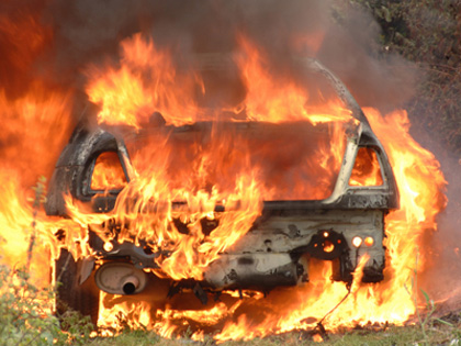 Фиат изгоря цял целеничък на пътя за Гюешево