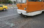 “Опел” се заби в трамвай в столицата (СНИМКИ)