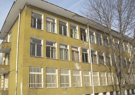 Луд се самозапали в психатрична болница в Шуменско