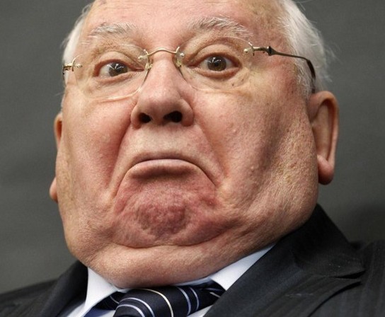 Горбачов - предател, представящ се на наивник