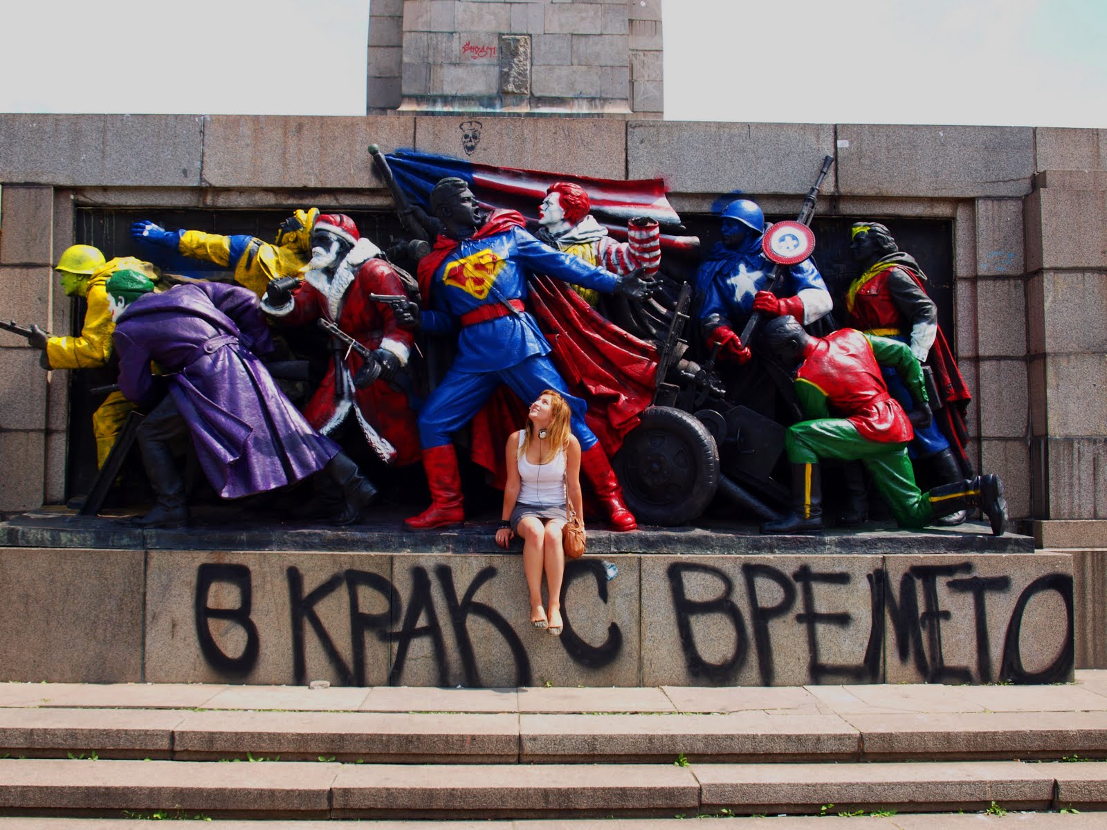Боядисването на Паметника на Съветската армия признато за номер 2 в света за арт вандализъм