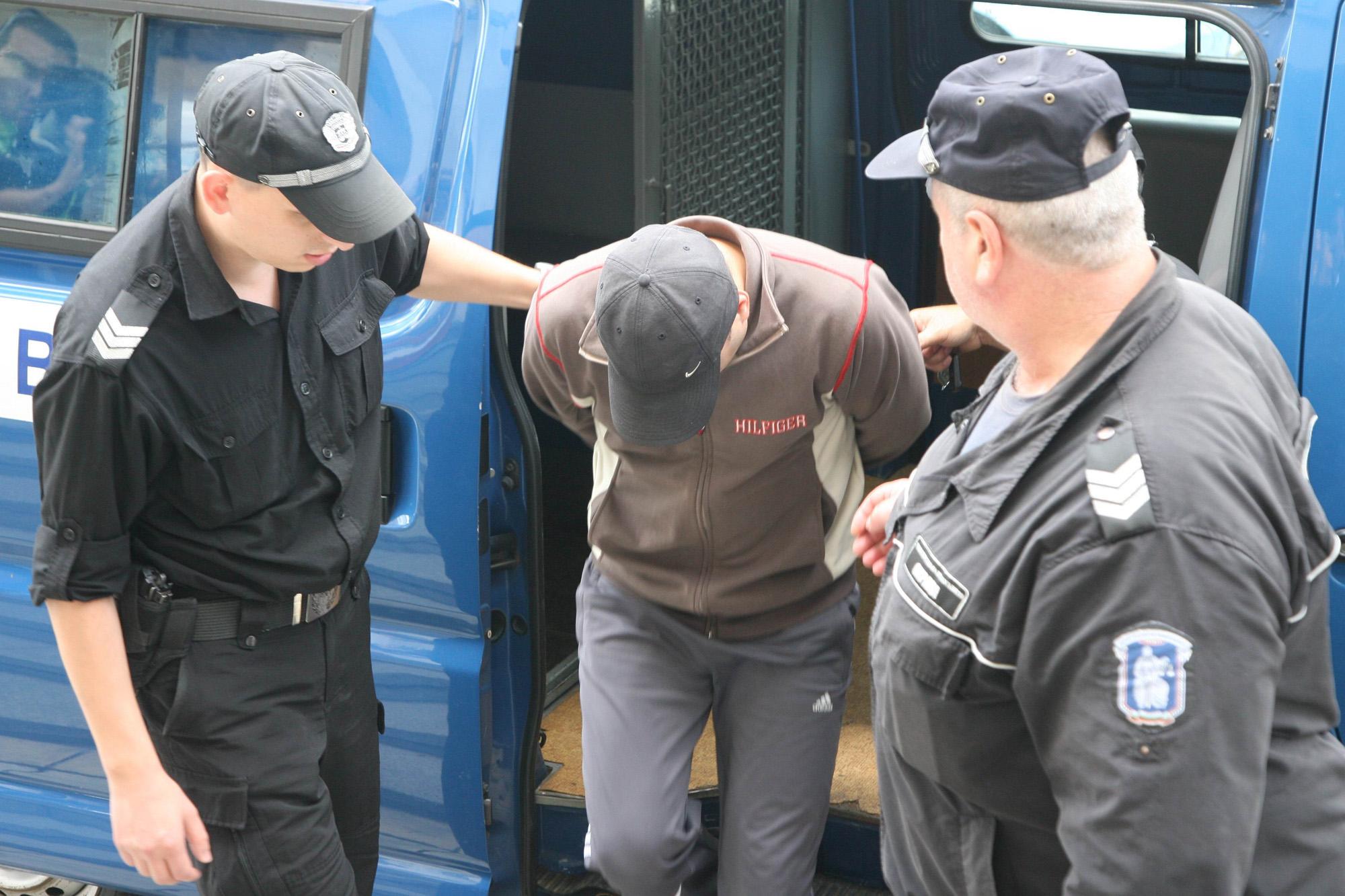 Малкия Фрик счупи с каска носовете на двама охранители в Благоевград