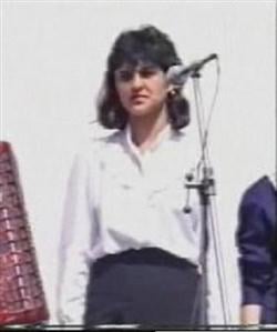 Вижте как е изглеждала Глория през 90-те