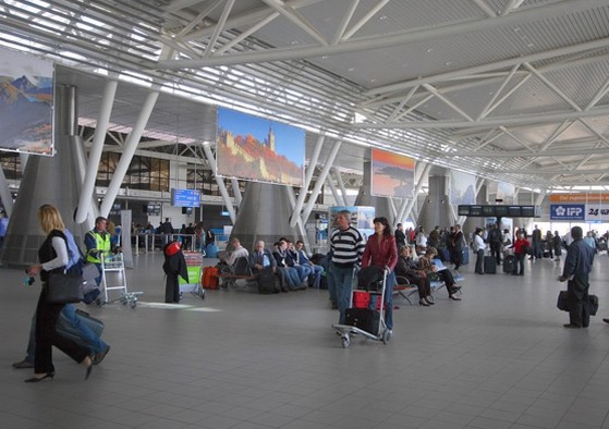 На летище “София” се пуши срещу 28 лева