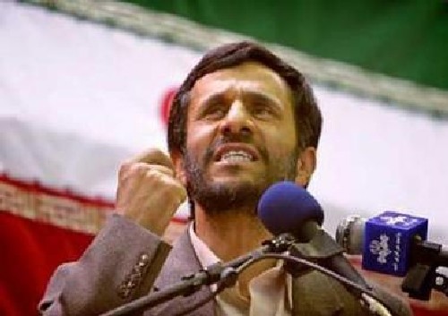 Обвиниха Ахмадинежад в подражаване на Путин, иска да държи властта вечно 