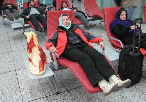 Кризата с риала спира самолетите до Техеран 