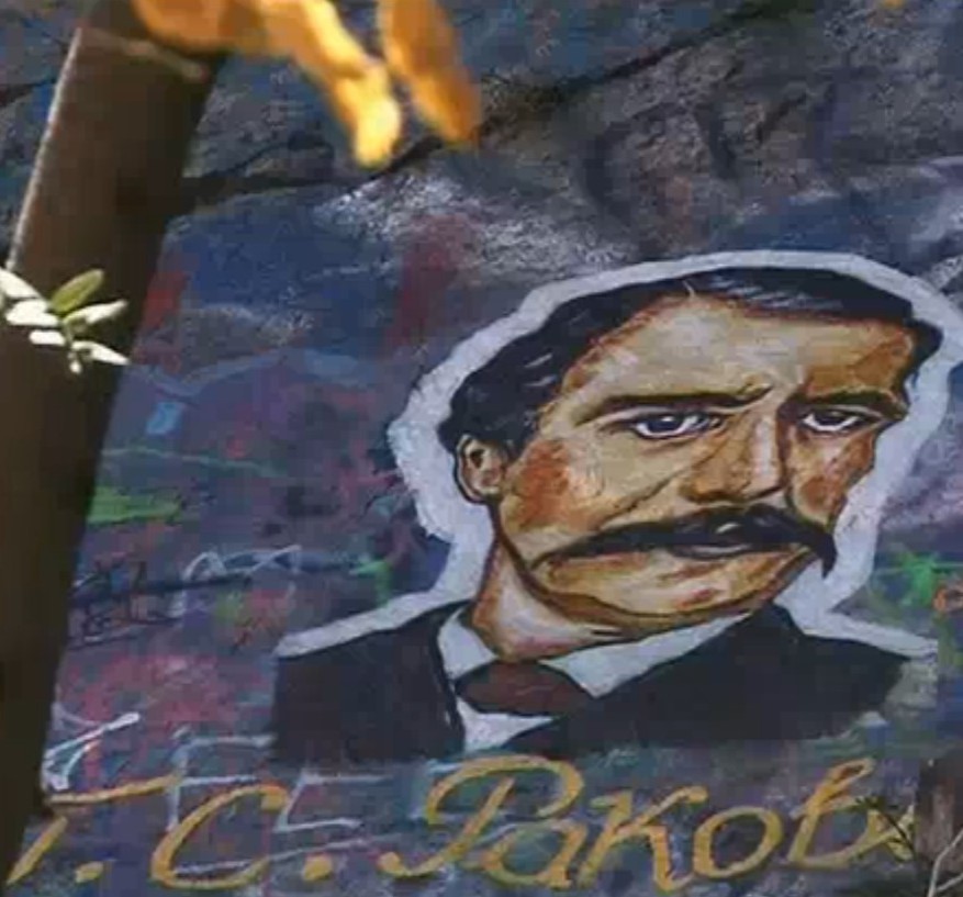Анонимен художник  русува всяка нощ велики българи на Сахаттепе в Пловдив (СНИМКИ)