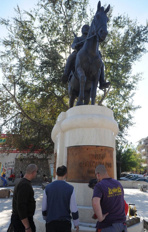 Статуя на Тодор Александров краси Скопие (СНИМКИ)