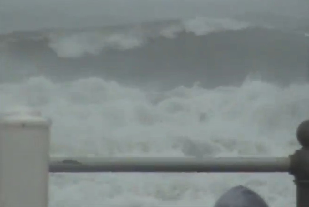 Вижте уникално видео от Космоса на страховития ураган Санди