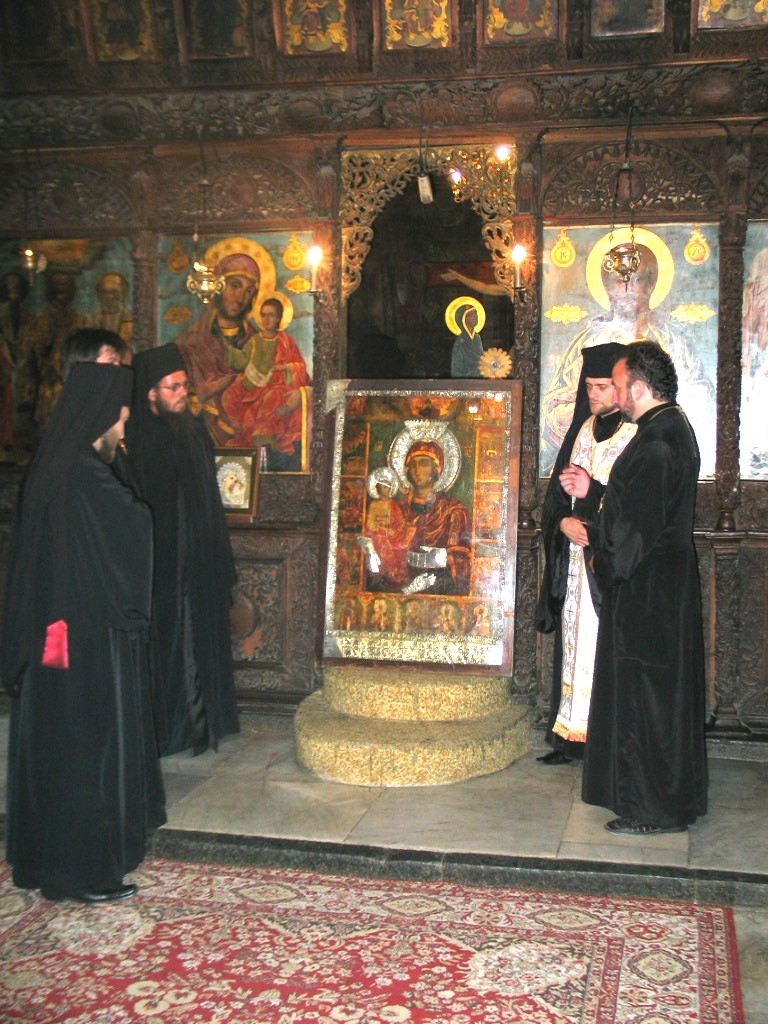 Още умуват за гроба на патриарх Максим в Троянския манастир