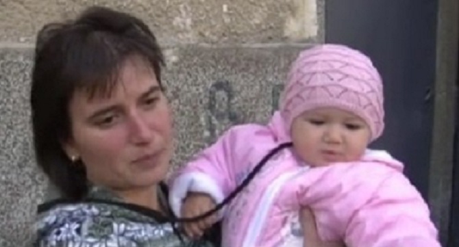 Паднала мазилка в Мездра едва не уби 2 деца 