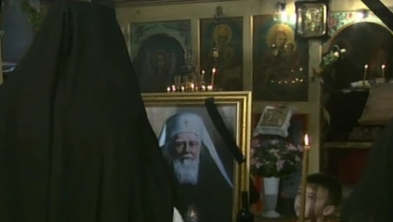 Отец Иван от Нови хан: Цяла България днес трябва да тъгува 