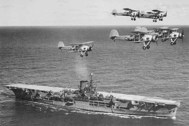 11.11.1940 г.: Битката при Таранто - самолети срещу линейни кораби