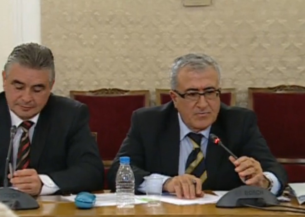 Скандално поведение на бившите шефове на НЕК Велков и Папазян в Парламента
