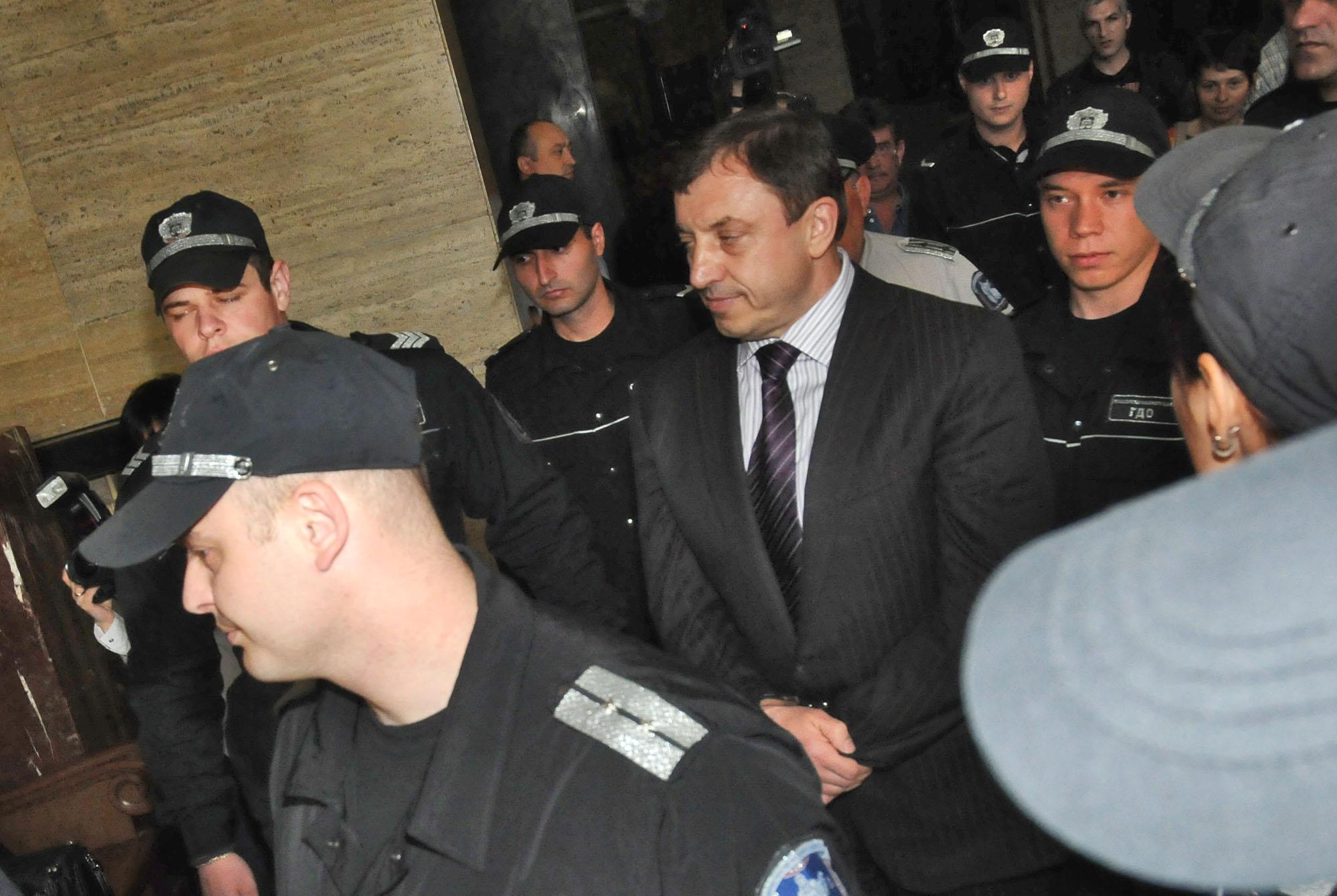 Пуснаха Алексей Петров под домашен арест   