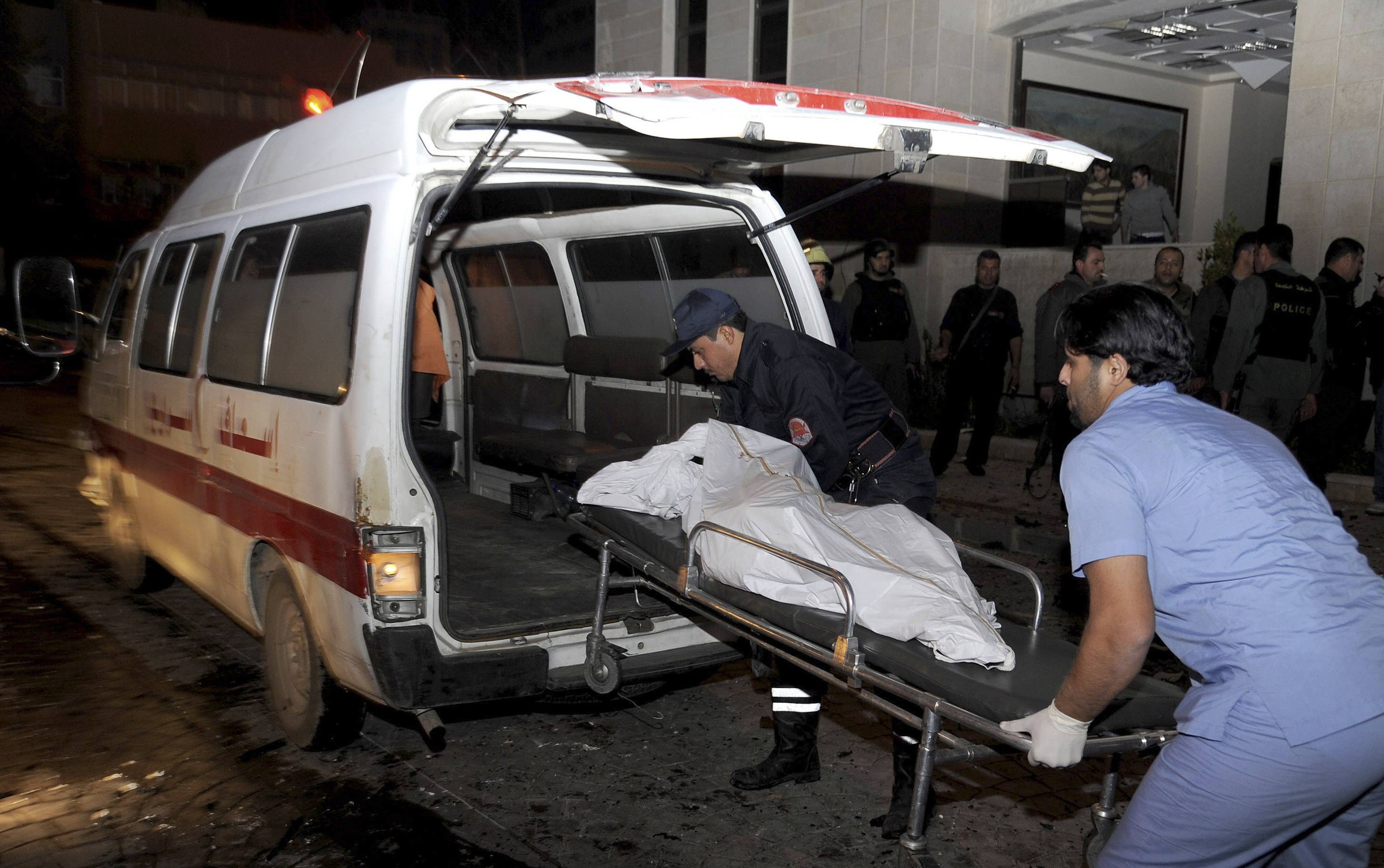 Кола-бомба взриви 16 души в сирийския град Катана
