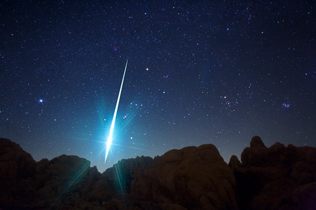 Зрелищен метеоритен дъжд нощес - падат по 120 звезди в час