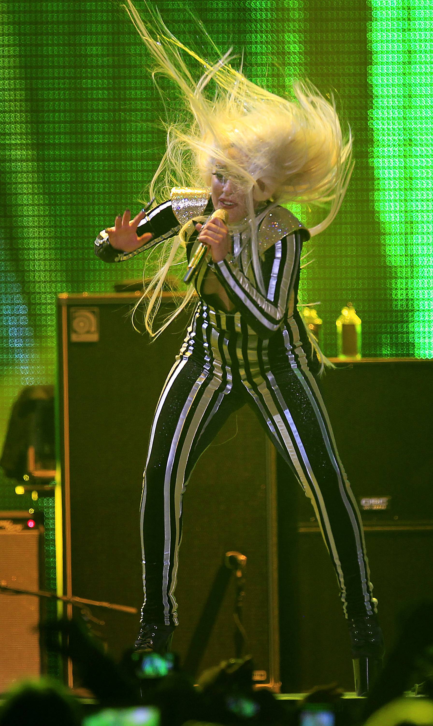 Лейди Гага закри турнето на “Стоунс” в Ню Джърси