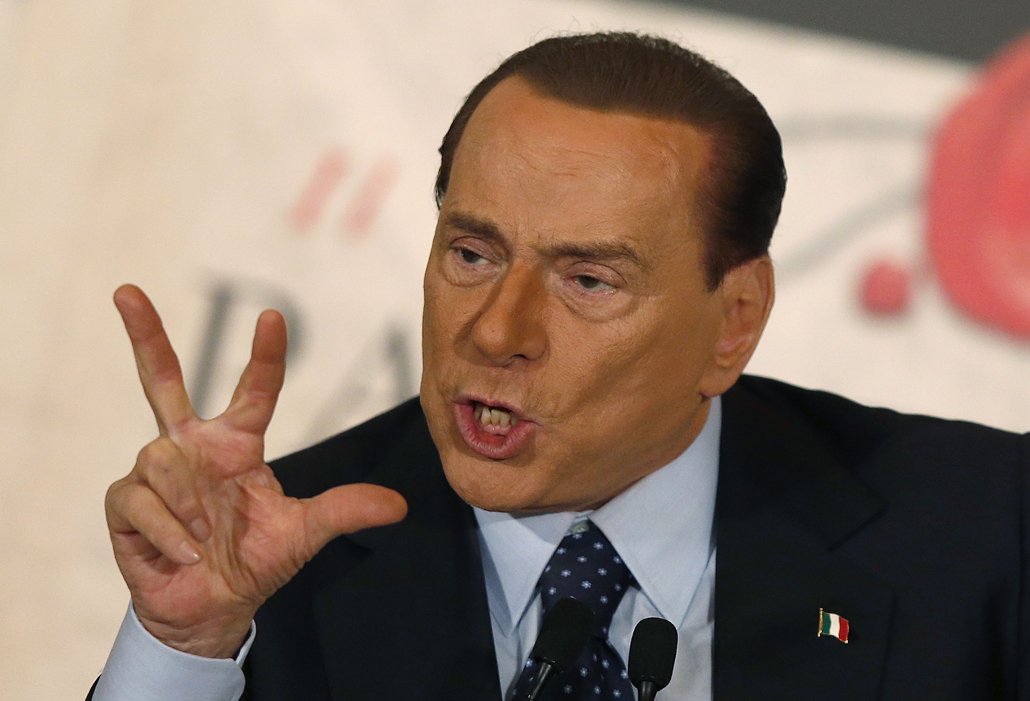 Гореща новина за състоянието на Берлускони, преместиха го в...