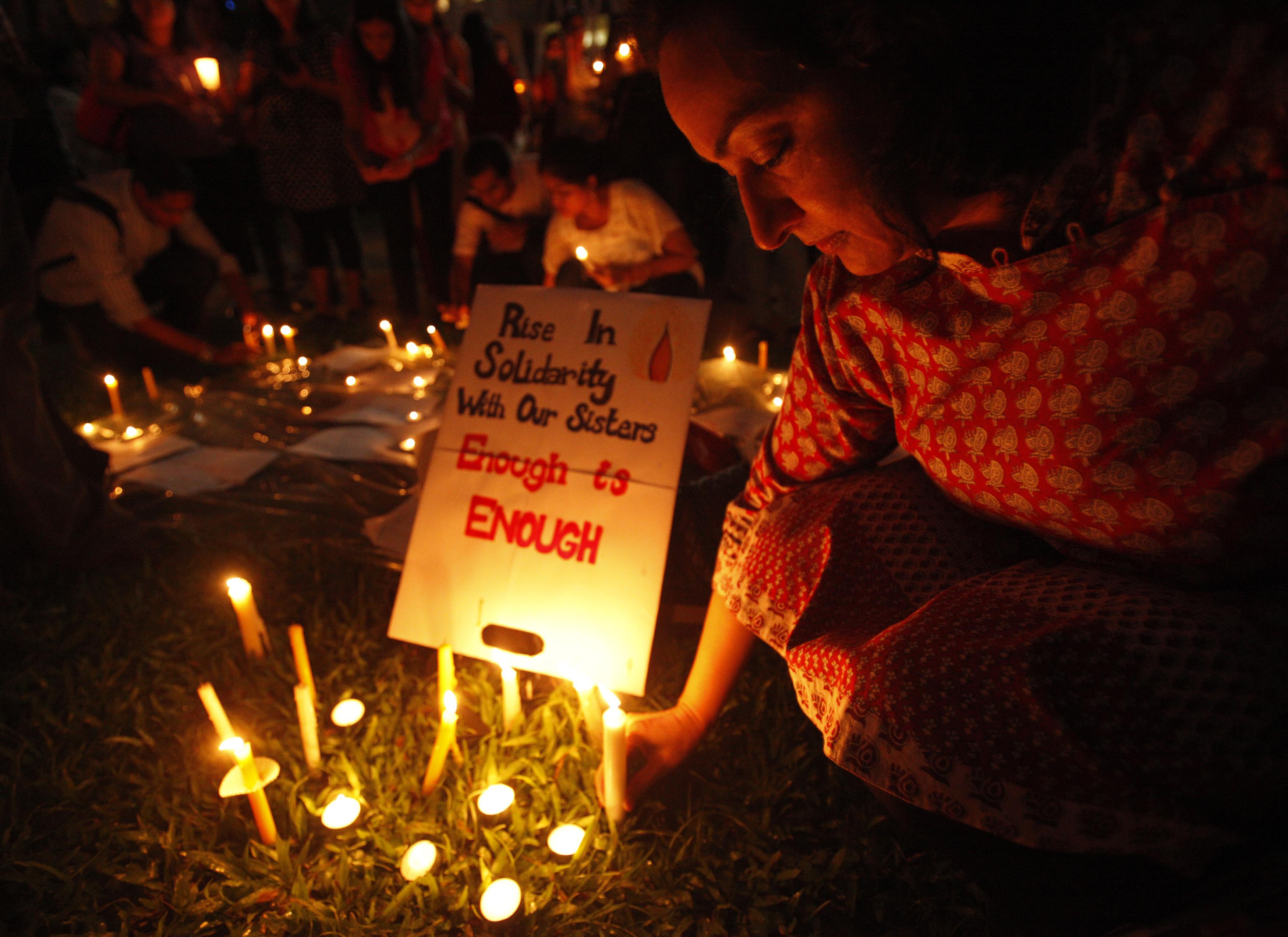 Изнасилената индийка преди да умре: Мамо, съжалявам, съжалявам!