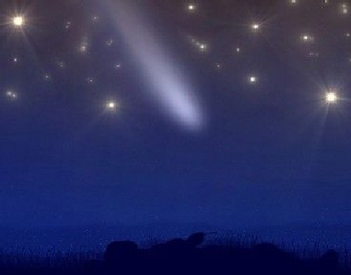 Гигантска комета ще заличи луната през есента