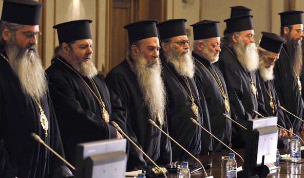След дядо Николай още двама митрополити се отказаха от патриаршеската битка  
