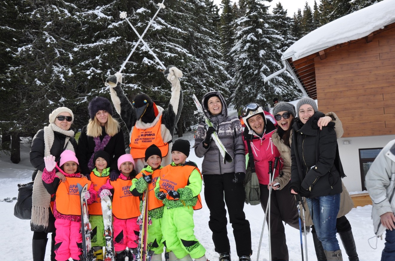 Азбукари учиха на ски деца без родителска грижа
