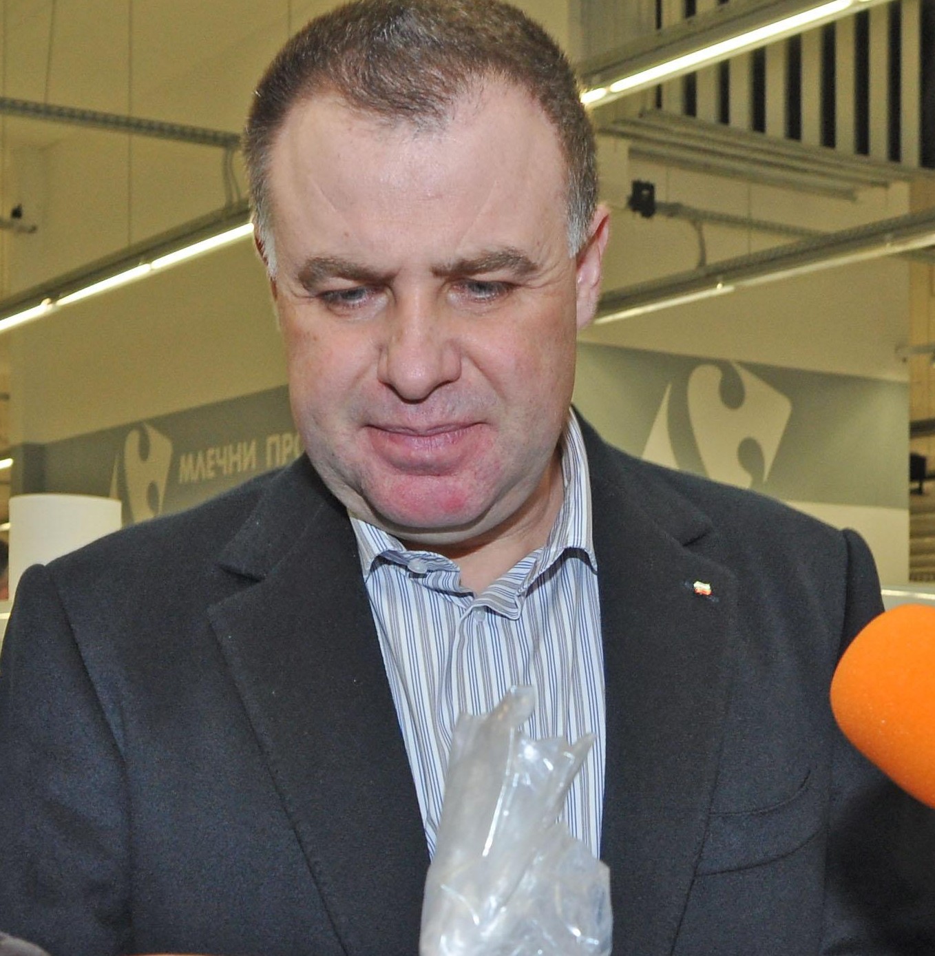 Мирослав Найденов се извини на фермерите за забавените пари