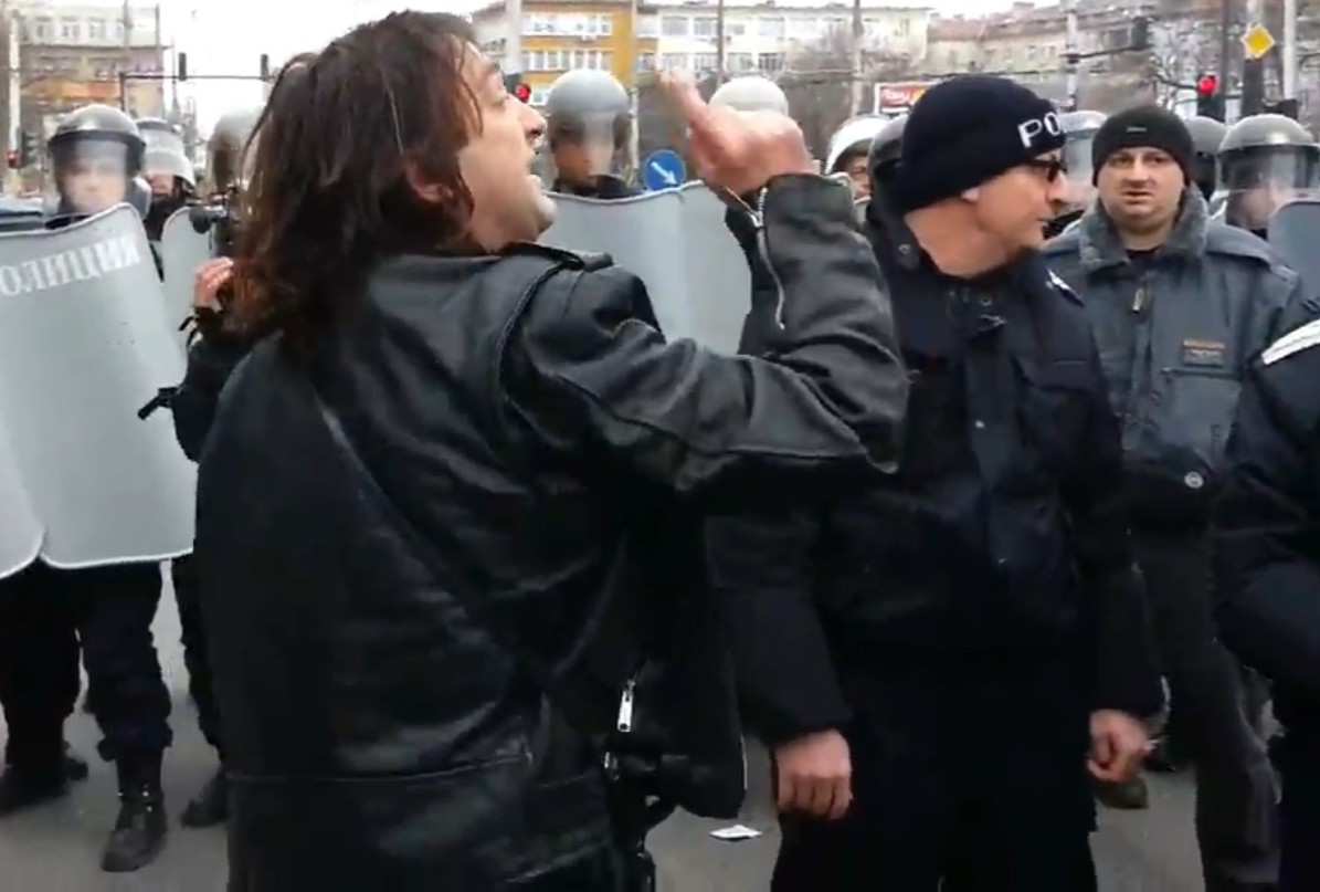 Вижте в БЛИЦ TV: Протестиращ срещу ЕРП-тата изригна с максимална мощ