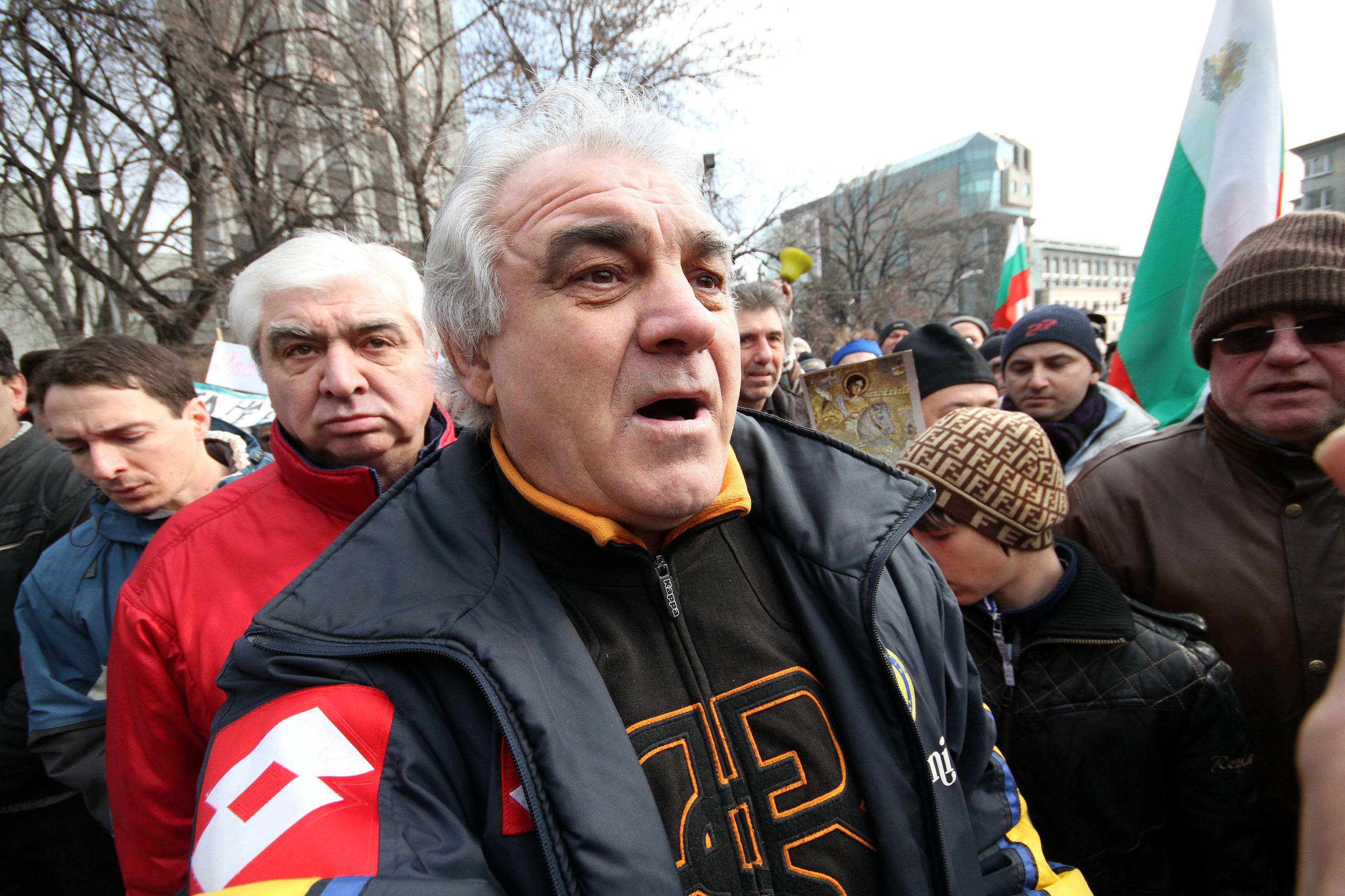 Футболната легенда и острие на протестите Иван Петров: Мафията иска да ме убие!