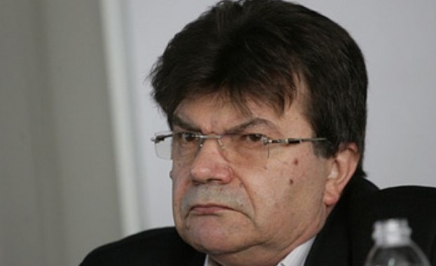 Кандидатът за конституционен съдия Гроздан Илиев се дистанцира от ГЕРБ 