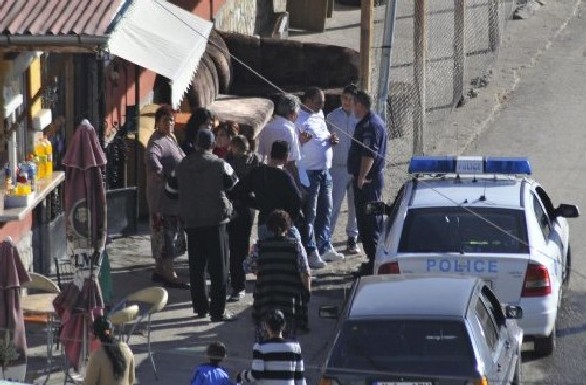 Роми раниха полицай в Петрич