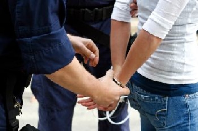 Арестуваха адвокатка за подкуп