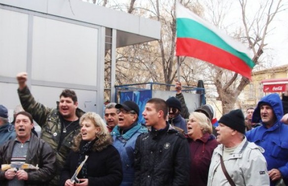 Провал на протеста в Карлово и Сопот 