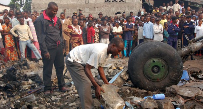 Самолет се разби в Конго, жертвите са най-малко 30