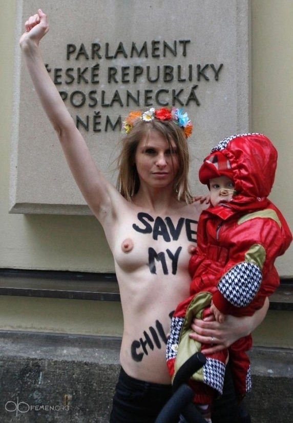 Чехия гони порно звезда (ВИДЕО)